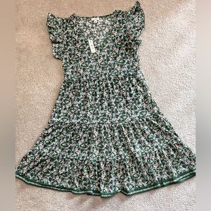 NWT Max Studio Size L green floral lightweight stretchy dress